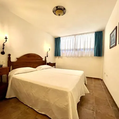 Apartamento Ap1 En Playa De Roques, En Lado De La Playa, Con Piscina * Los Realejos