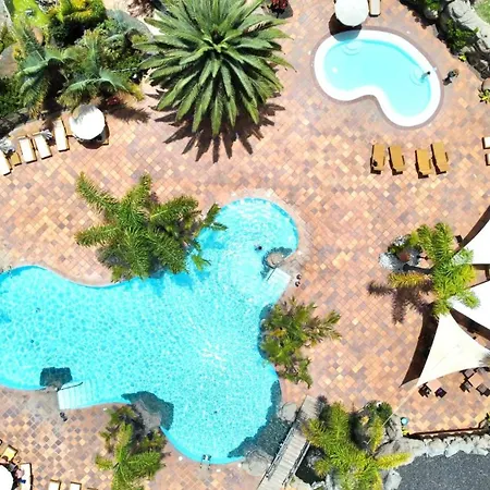 Apartamento Ap1 En Playa De Roques, En Lado De La Playa, Con Piscina *