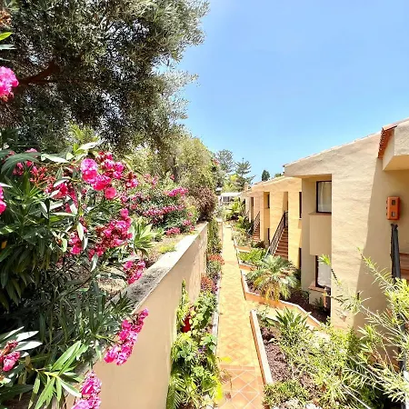 Apartamento Ap1 En Playa De Roques, En Lado De La Playa, Con Piscina